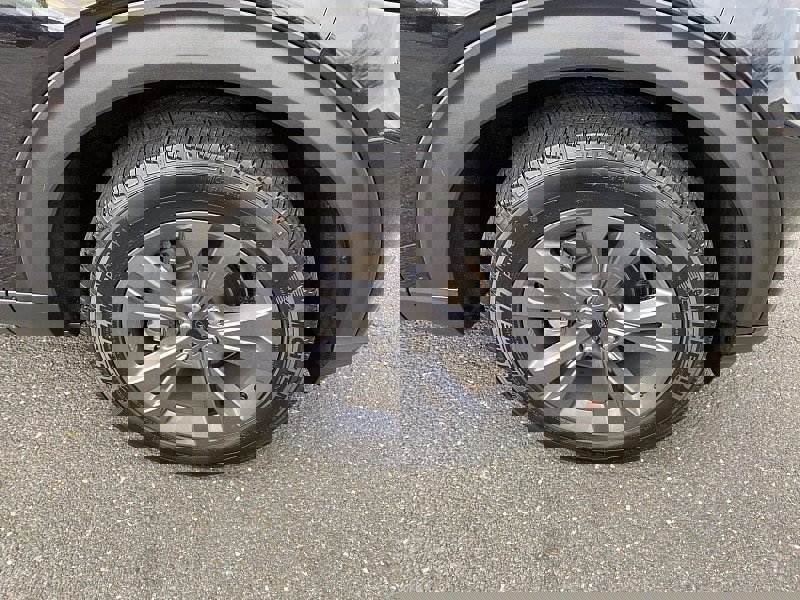 Certified 2022 Ford Explorer XLT w/ Equipment Group 202A image 15