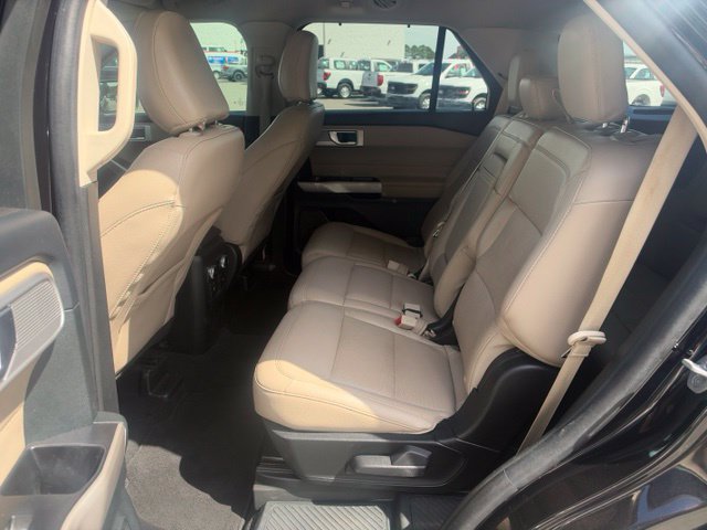 Certified 2023 Ford Explorer Limited RWD image 6