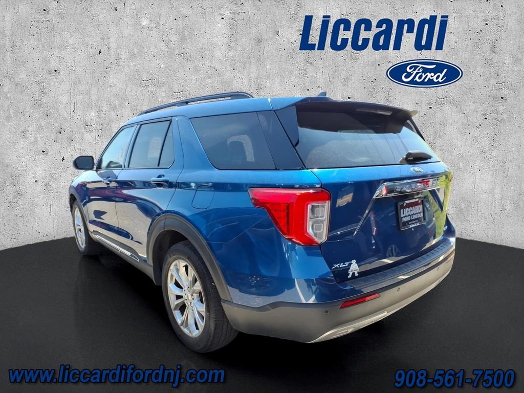 Certified 2023 Ford Explorer XLT w/ Equipment Group 202A AWD/4WD image 3
