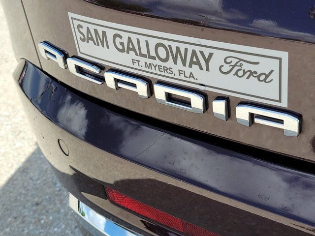 Used 2021 GMC Acadia Denali w/ Denali Technology Package FWD image 11