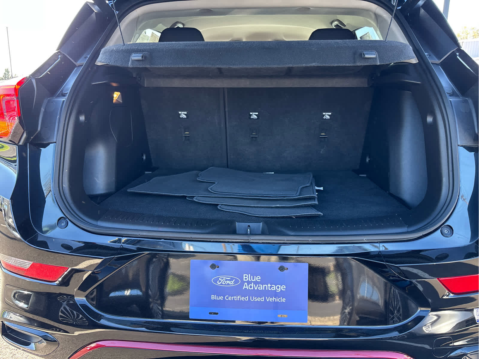 Used 2023 Buick Encore GX Select w/ Sport Touring Package image 31