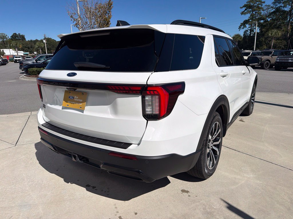 Certified 2025 Ford Explorer ST-Line RWD image 11