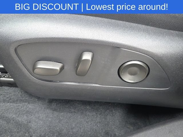 Used 2024 Chevrolet Traverse LT w/ LPO, Floor Liner Package FWD image 28