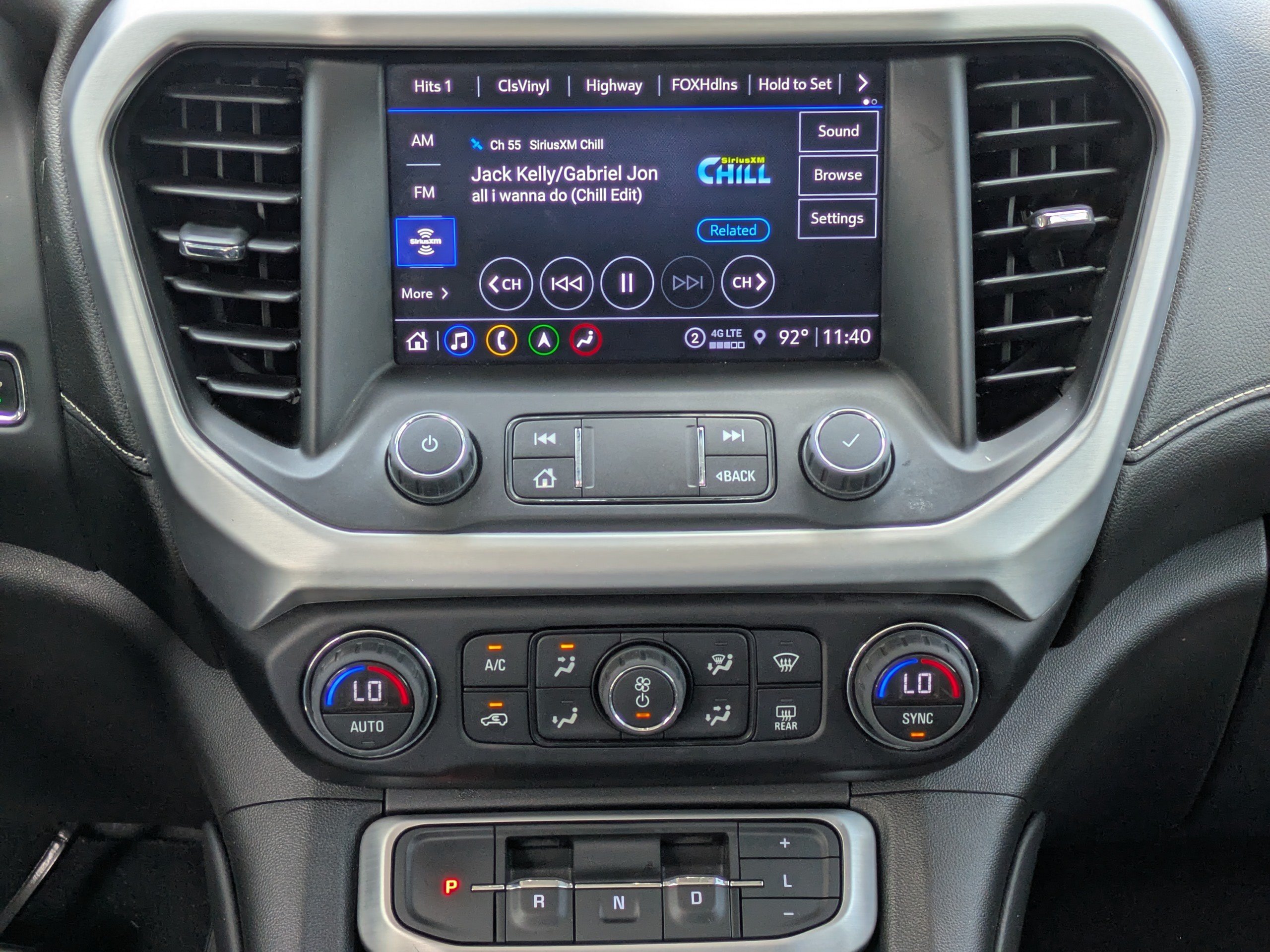 Used 2023 GMC Acadia SLT FWD image 20