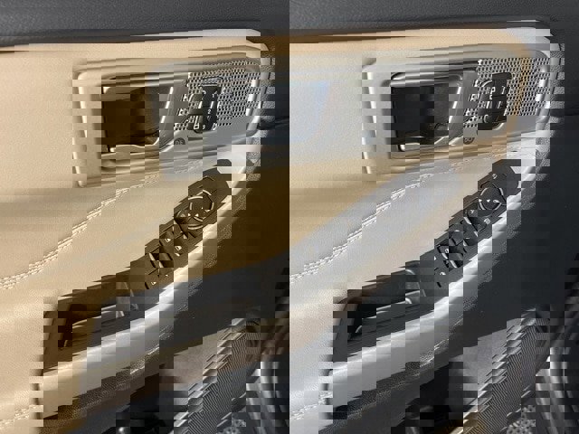 Certified 2023 Ford Explorer Limited w/ Equipment Group 301A image 17