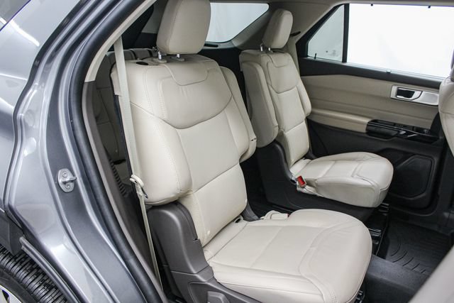 Certified 2023 Ford Explorer Platinum w/ Technology Package AWD/4WD image 24