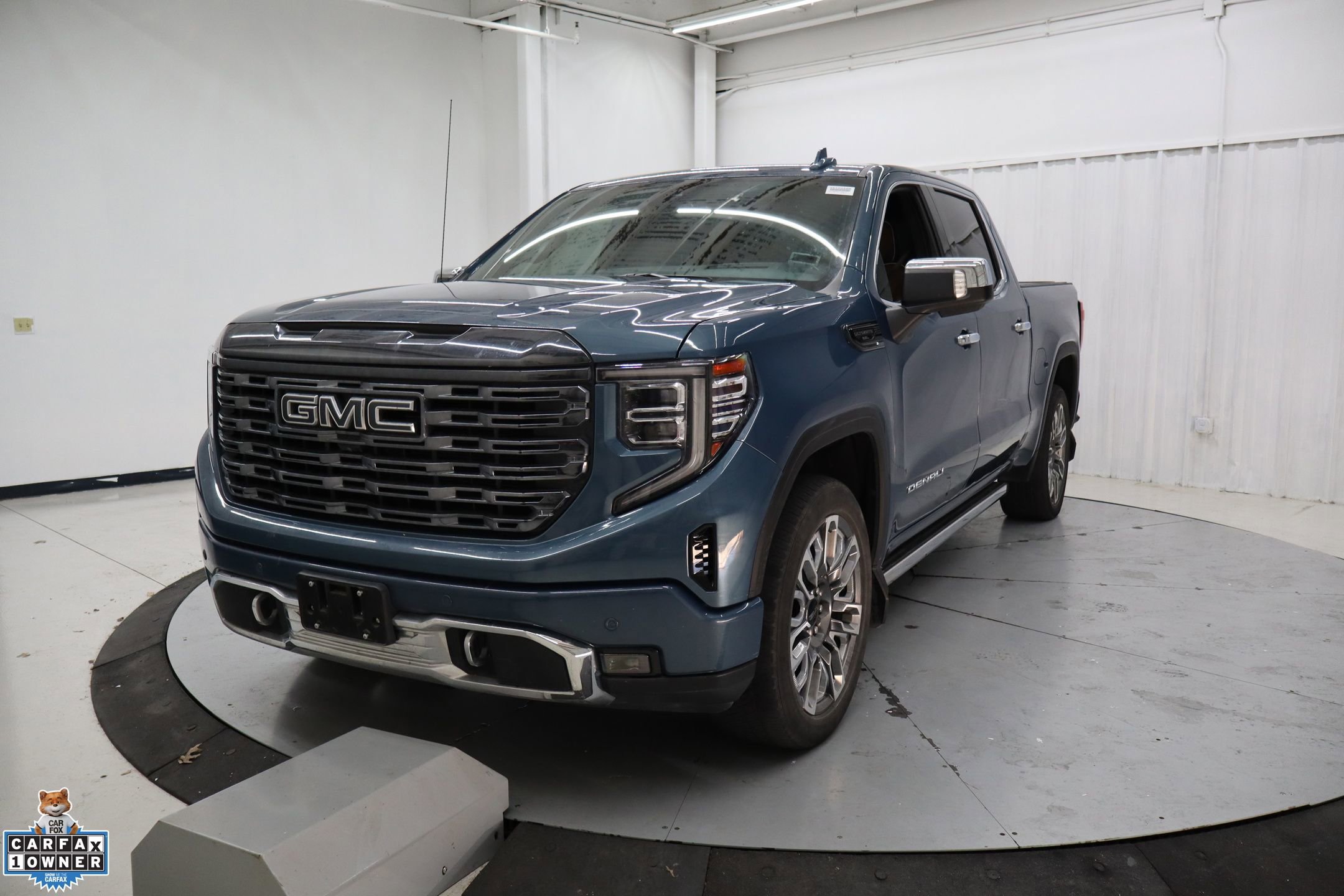 Used 2024 GMC Sierra 1500 Denali Ultimate AWD/4WD image 8