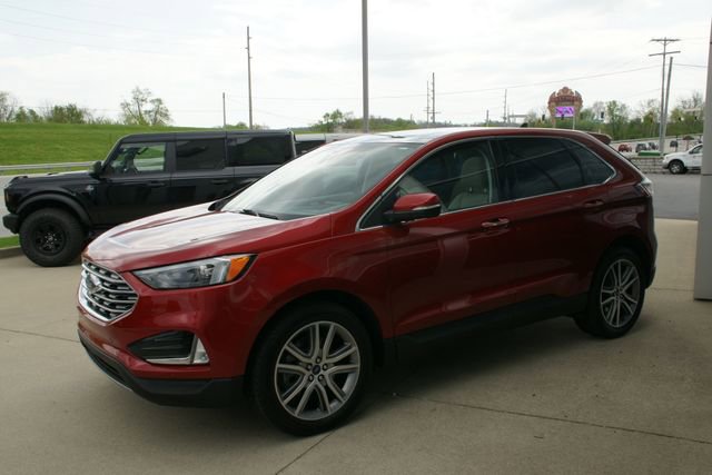 Certified 2022 Ford Edge Titanium w/ Class II Trailer Tow Package image 5