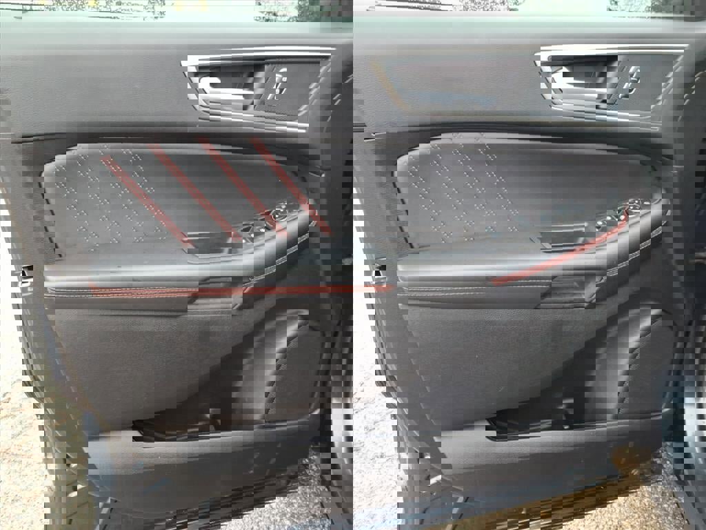 Certified 2024 Ford Edge ST-Line image 15