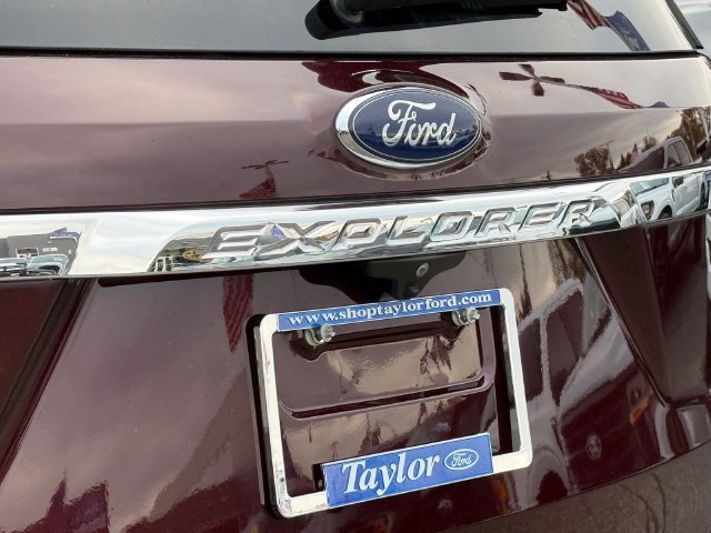 Certified 2019 Ford Explorer XLT w/ Equipment Group 202A FWD image 31