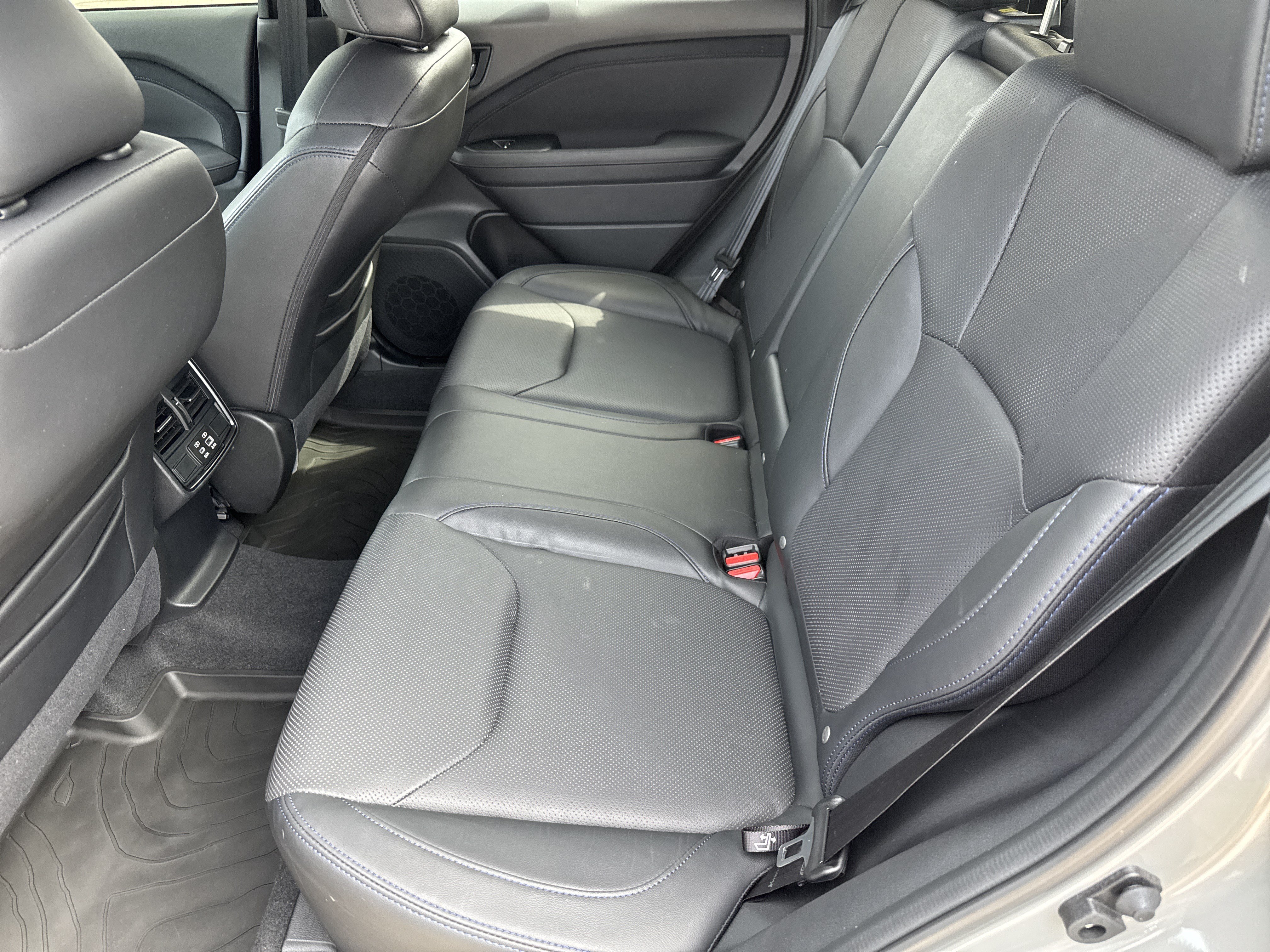 Used 2025 Subaru Forester Limited w/ Popular Package #2 AWD/4WD image 11