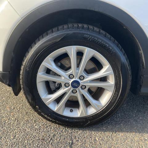 Certified 2018 Ford Escape SE image 16