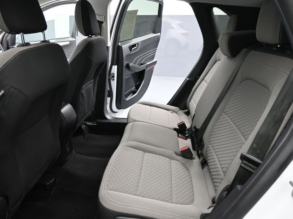 Certified 2022 Ford Escape SE image 44