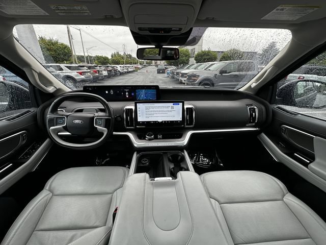 Certified 2025 Ford Expedition Platinum w/ Driver's Package AWD/4WD image 3