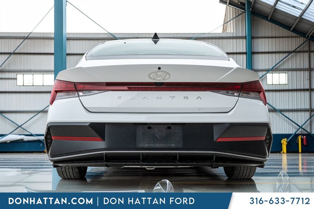 Used 2024 Hyundai Elantra SEL w/ Convenience Package FWD image 29