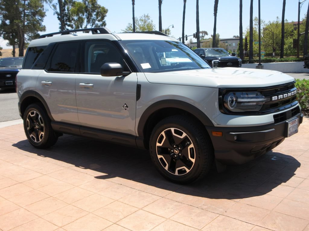 Certified 2023 Ford Bronco Sport Outer Banks w/ Tech Package AWD/4WD image 6