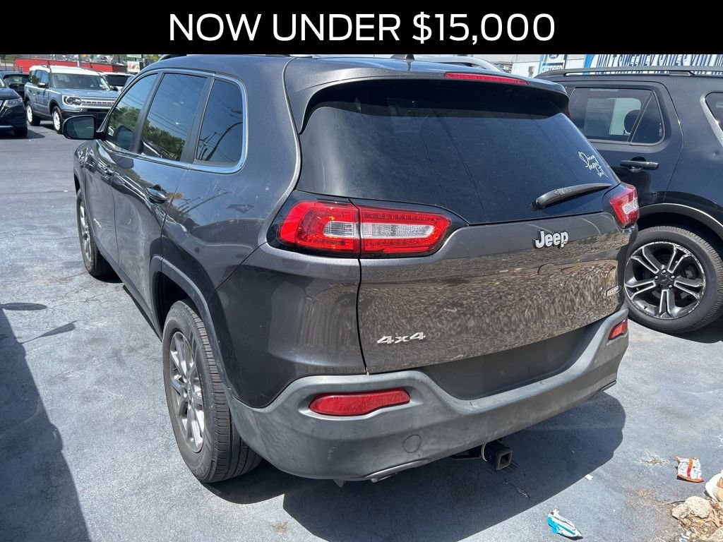 Used 2018 Jeep Cherokee Latitude Plus w/ Cold Weather Group AWD/4WD image 3