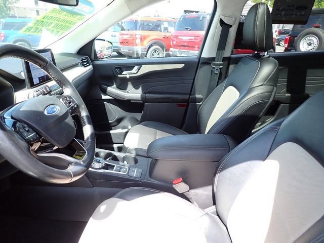 Certified 2022 Ford Escape Titanium w/ Titanium Elite Package AWD/4WD image 18