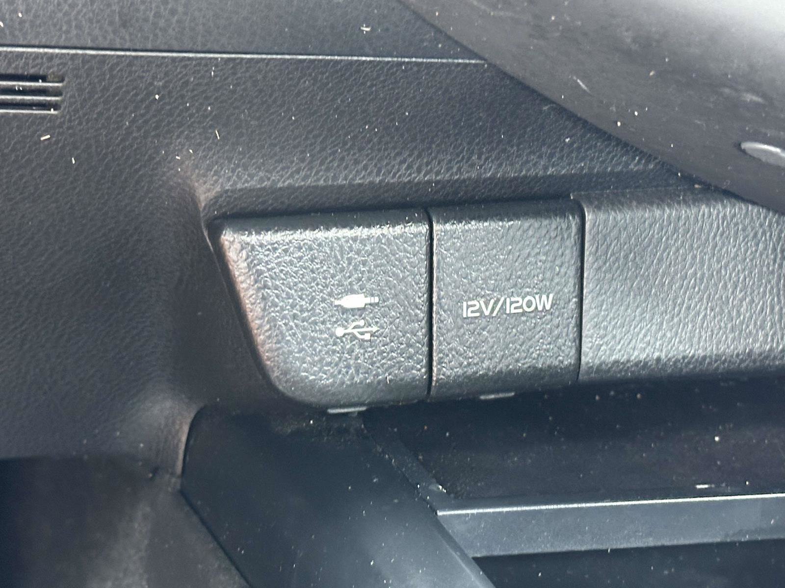 Used 2018 Toyota Camry XLE FWD image 18