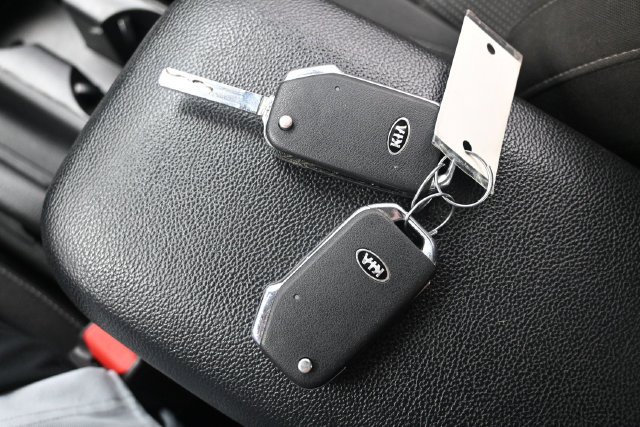 Used 2021 Kia Forte LXS FWD image 16