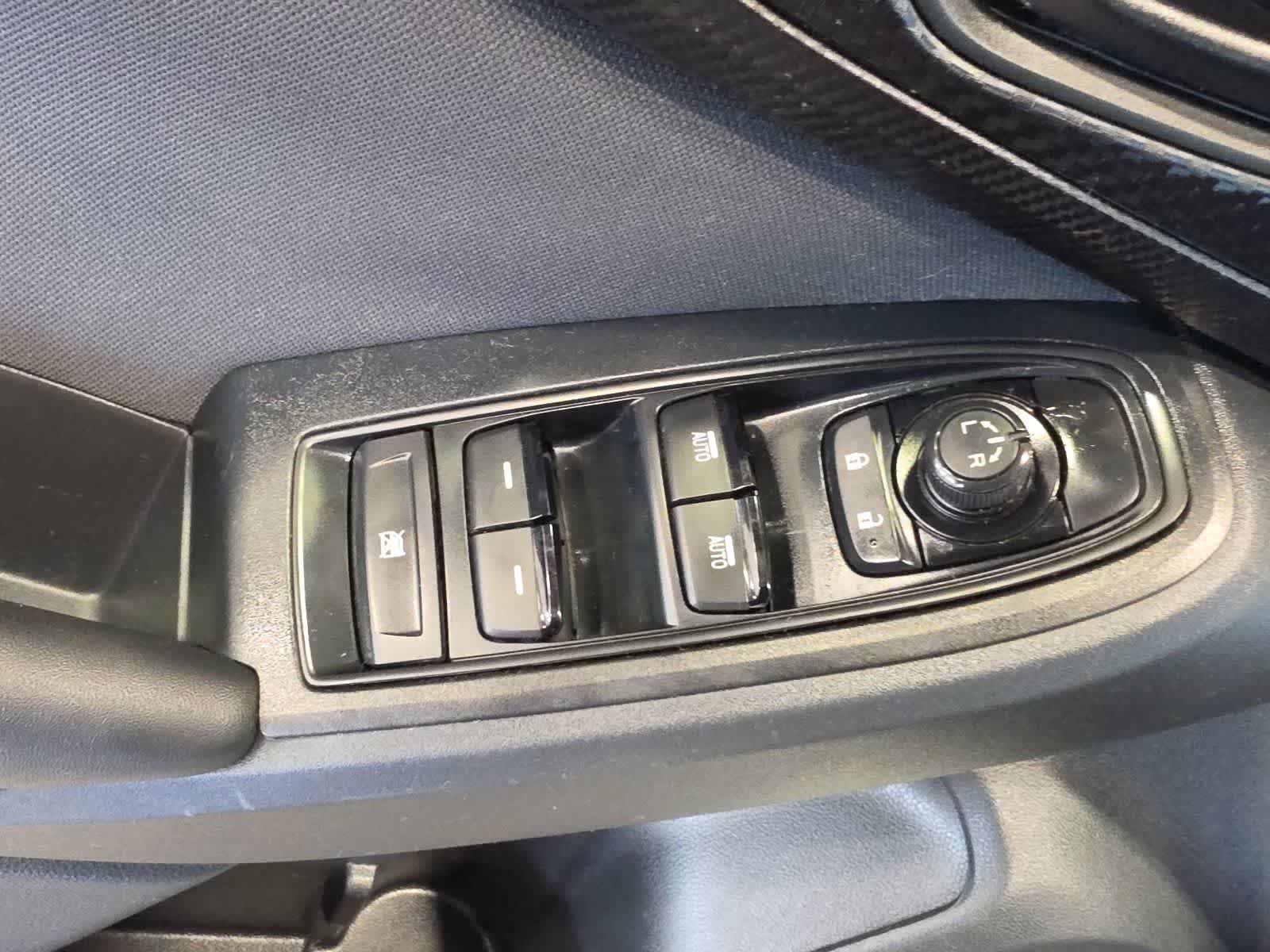 Used 2019 Subaru Crosstrek 2.0i Premium w/ Moonroof Package AWD/4WD image 18