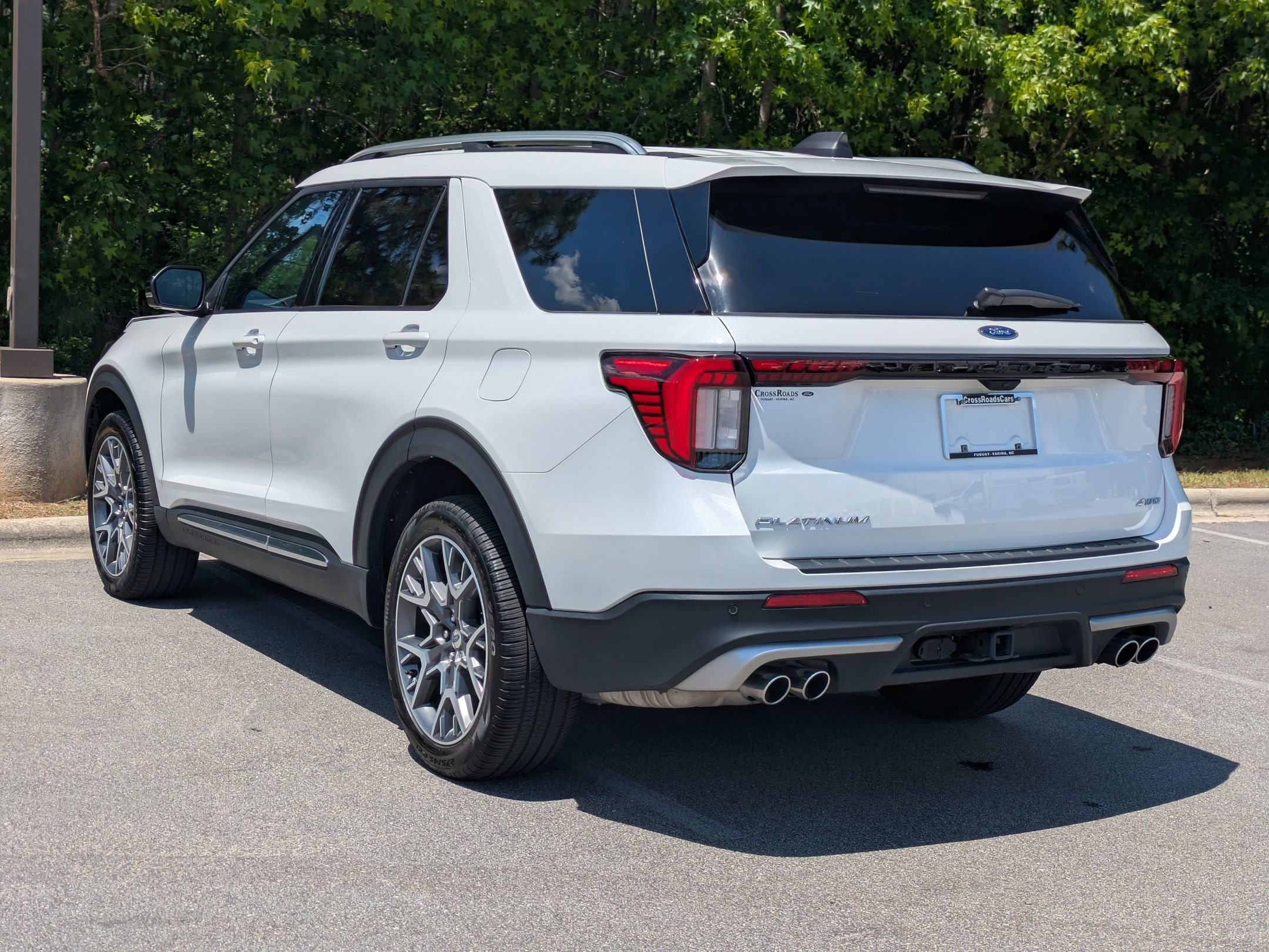 Certified 2025 Ford Explorer Platinum w/ Ultimate Package AWD/4WD image 5