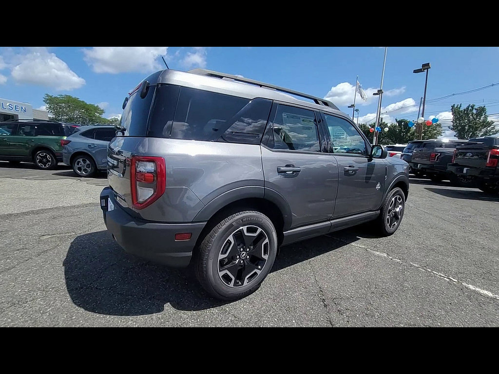Certified 2023 Ford Bronco Sport Outer Banks w/ Tech Package AWD/4WD image 2