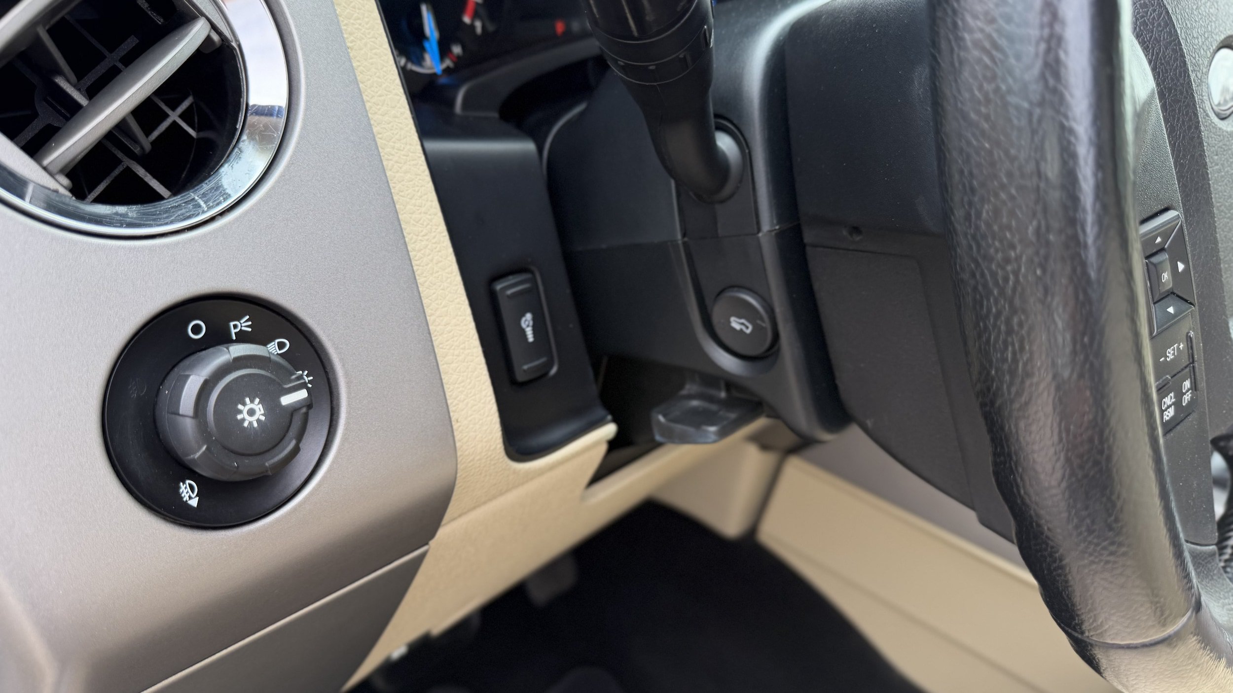 Certified 2017 Ford Expedition XLT AWD/4WD image 29
