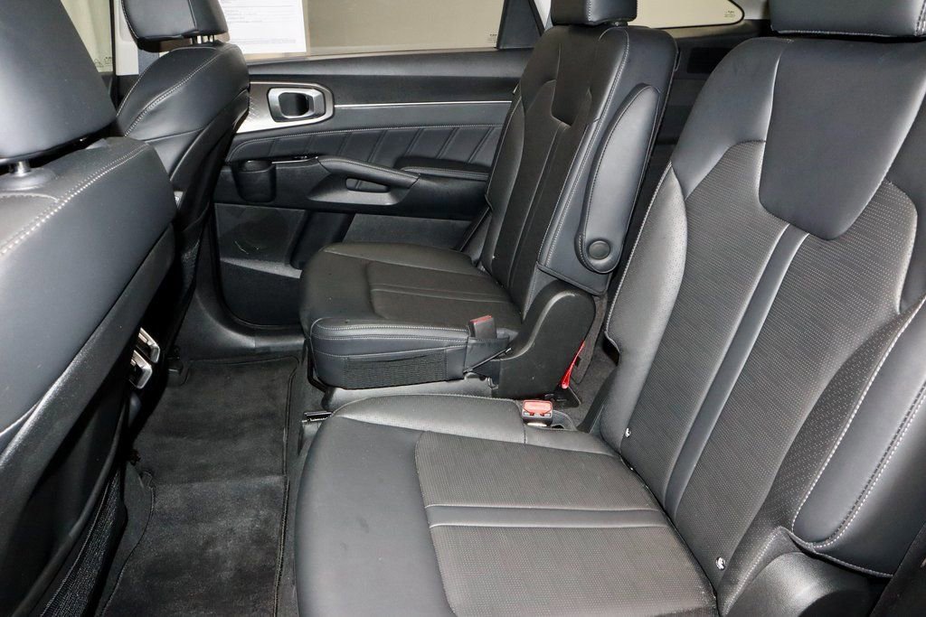 Used 2025 Kia Sorento SX image 23