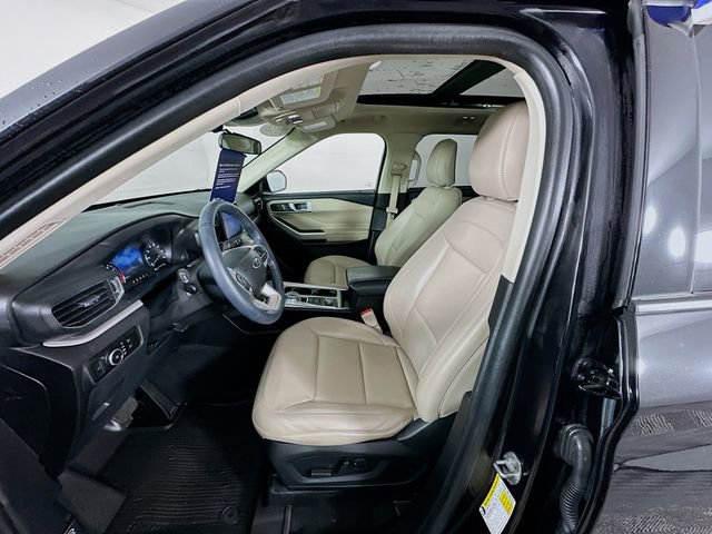 Certified 2023 Ford Explorer XLT w/ Equipment Group 202A image 28