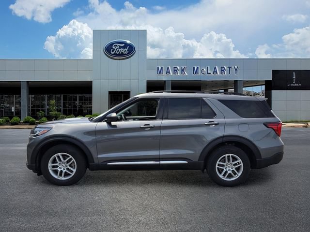 Certified 2025 Ford Explorer Active AWD/4WD image 2