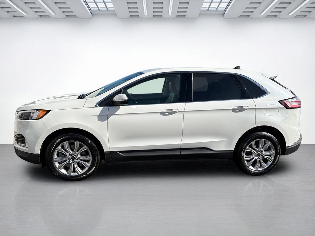 Certified 2023 Ford Edge Titanium image 2
