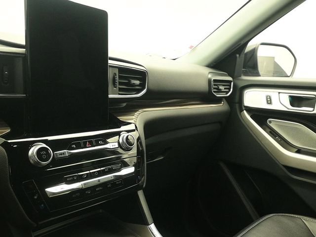 Certified 2023 Ford Explorer Limited w/ Limited Technology Package image 17