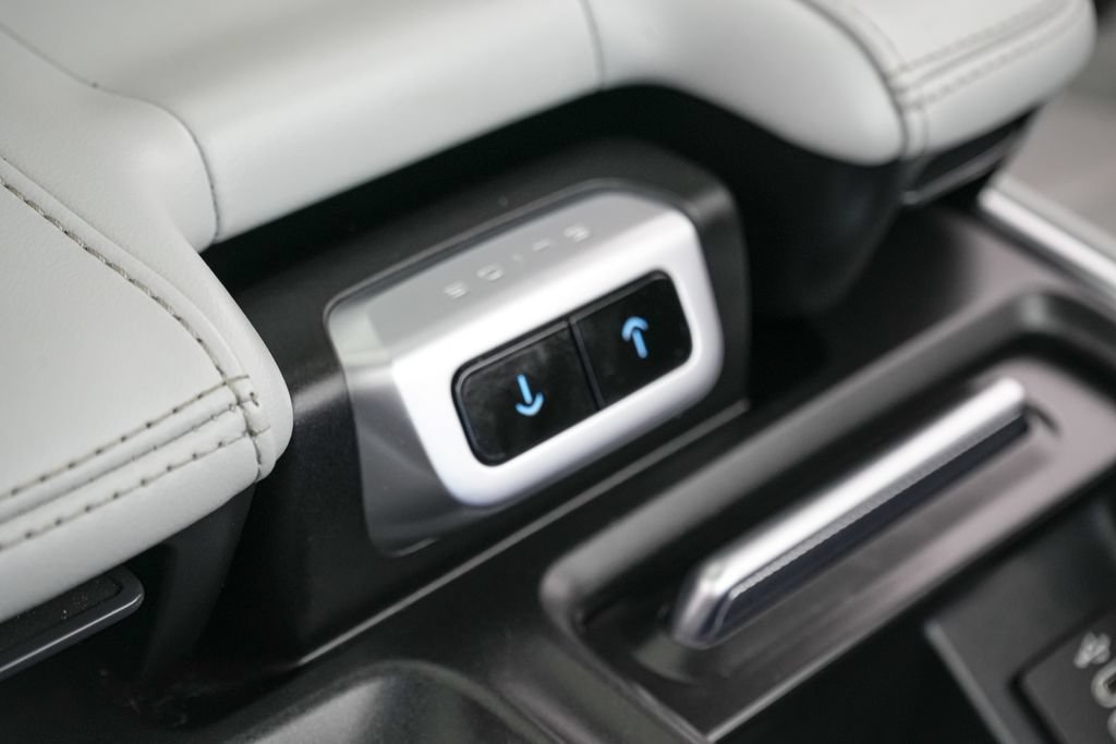Certified 2025 Ford Expedition Platinum AWD/4WD image 32