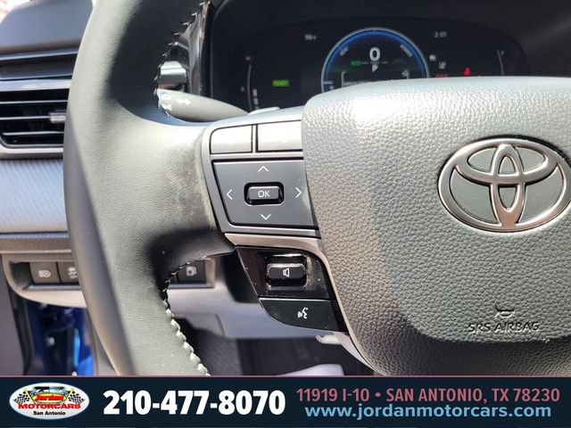 Used 2025 Toyota Camry SE w/ Convenience Package FWD image 26