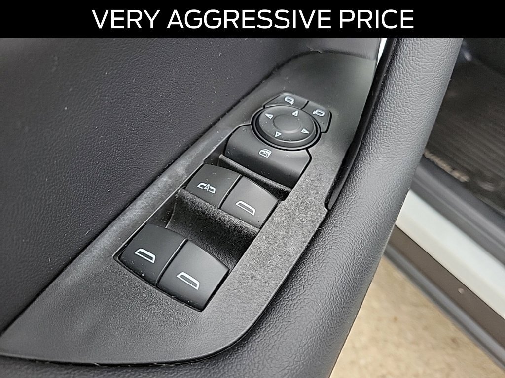 Used 2019 Chevrolet Blazer LT FWD image 21