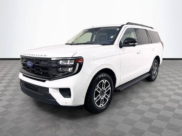 Certified 2025 Ford Expedition Active AWD/4WD image 3
