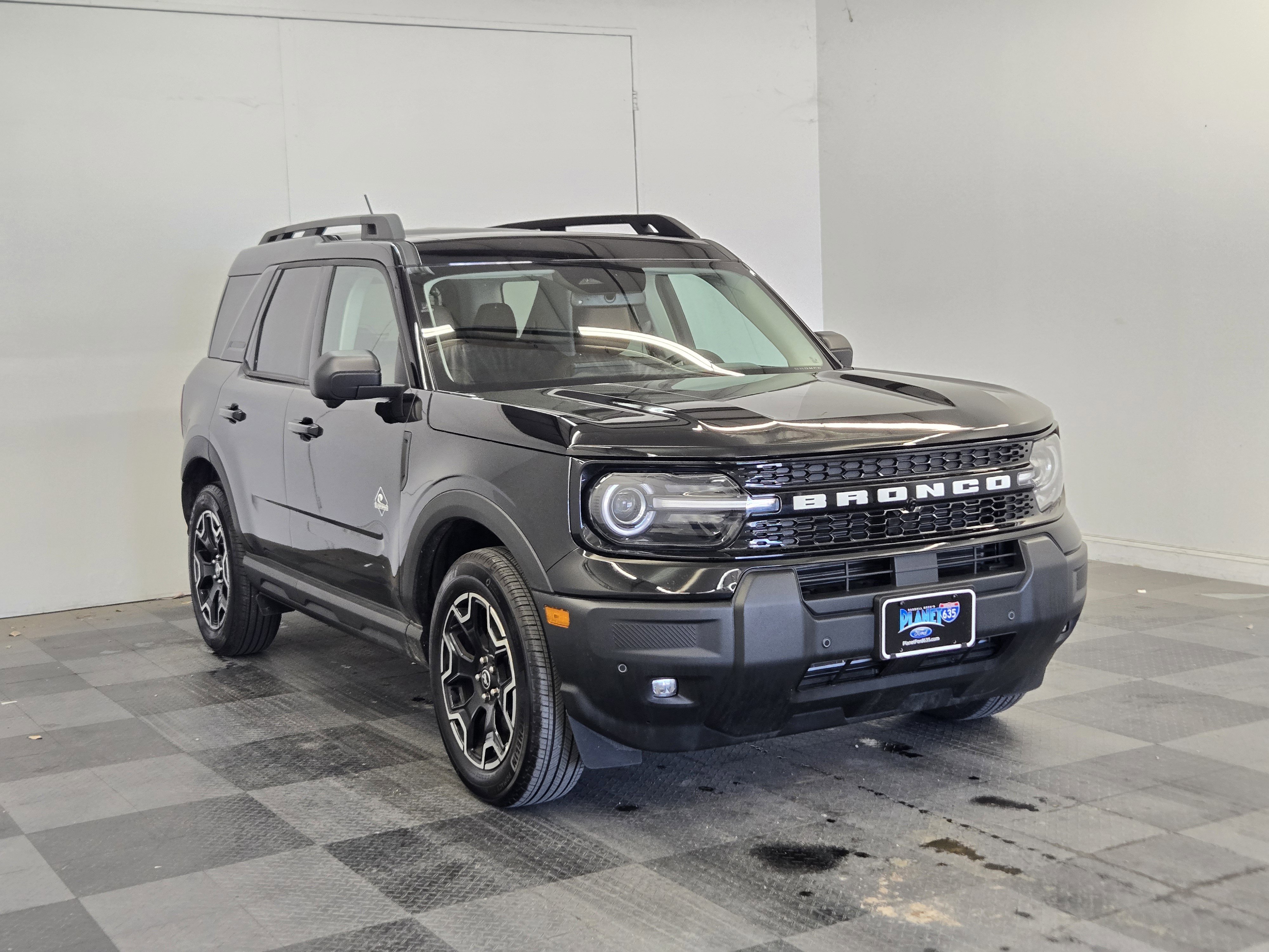 Certified 2025 Ford Bronco Sport Outer Banks w/ Outer Banks Tech Package+ image 2