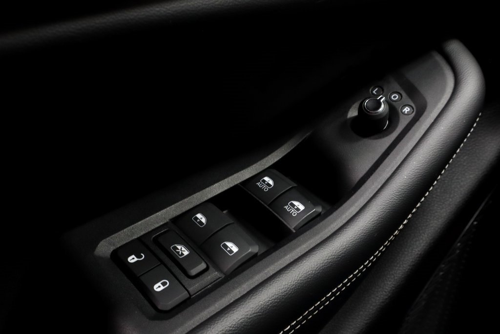 Used 2024 Jeep Grand Cherokee Altitude image 23