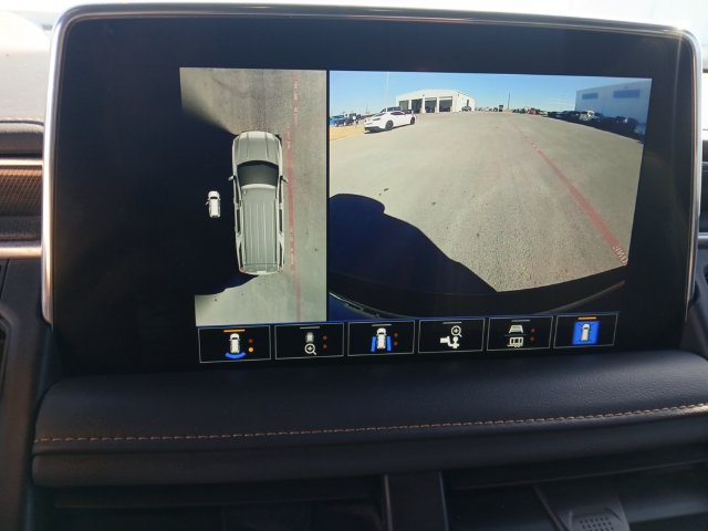 Used 2023 GMC Yukon XL AT4 w/ AT4 Premium Plus Package AWD/4WD image 21