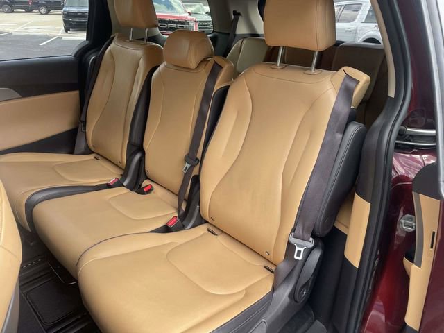 Used 2023 Kia Carnival LX FWD image 12