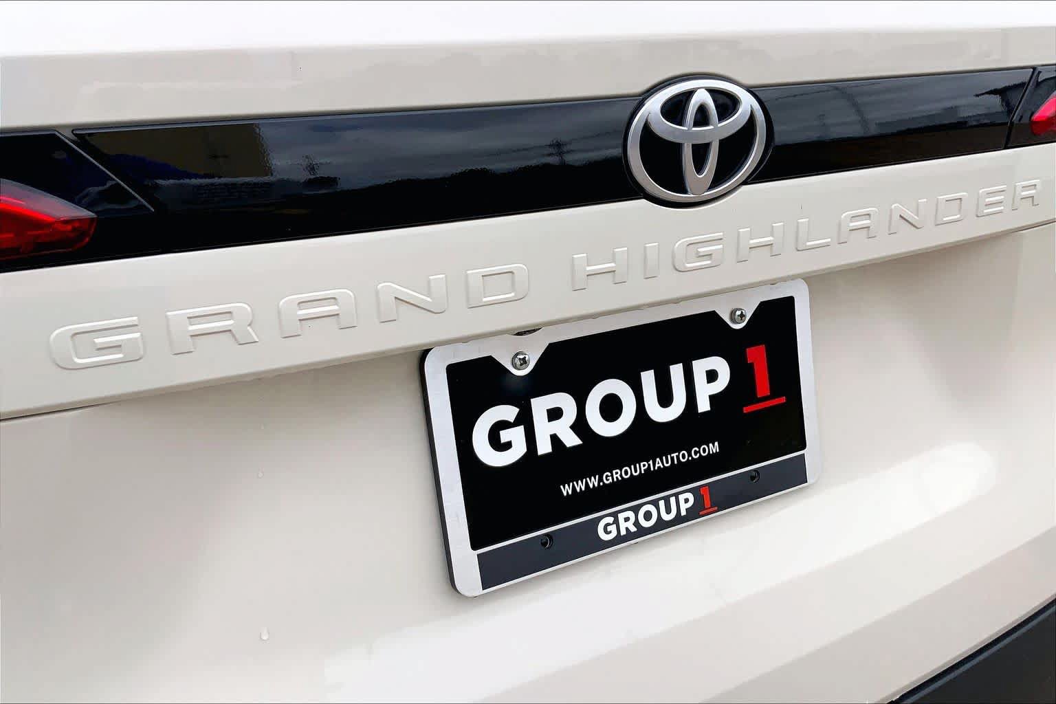 Used 2024 Toyota Grand Highlander AWD image 31