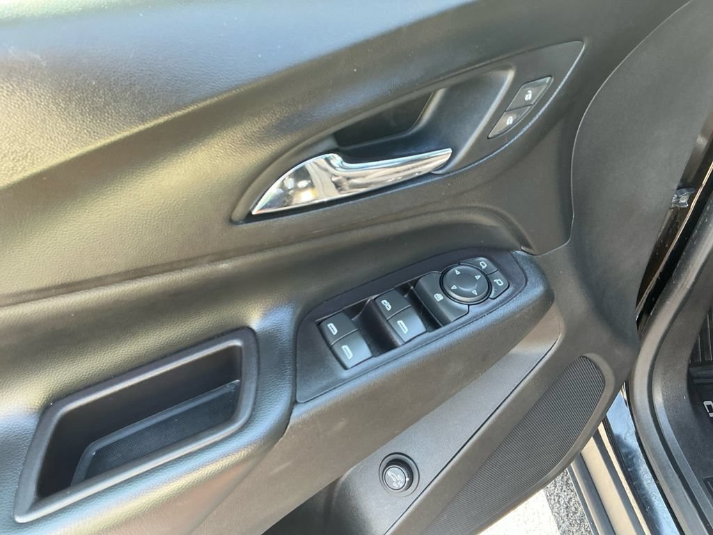 Used 2020 Chevrolet Equinox LT w/ Driver Convenience Package AWD/4WD image 16
