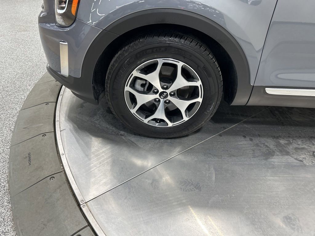 Certified 2020 Kia Telluride EX image 34