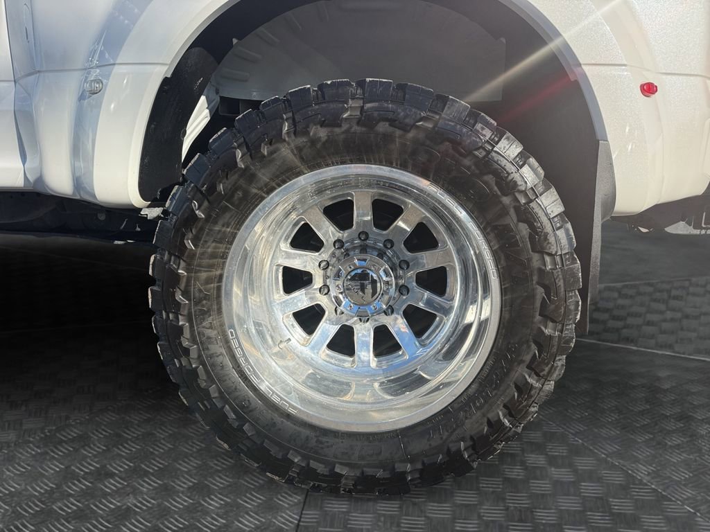 Certified 2022 Ford F450 Platinum w/ FX4 Off-Road Package image 19