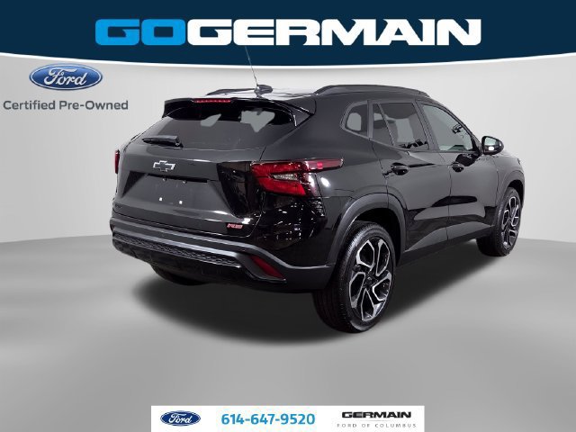 Used 2024 Chevrolet Trax RS w/ Sunroof Package FWD image 7