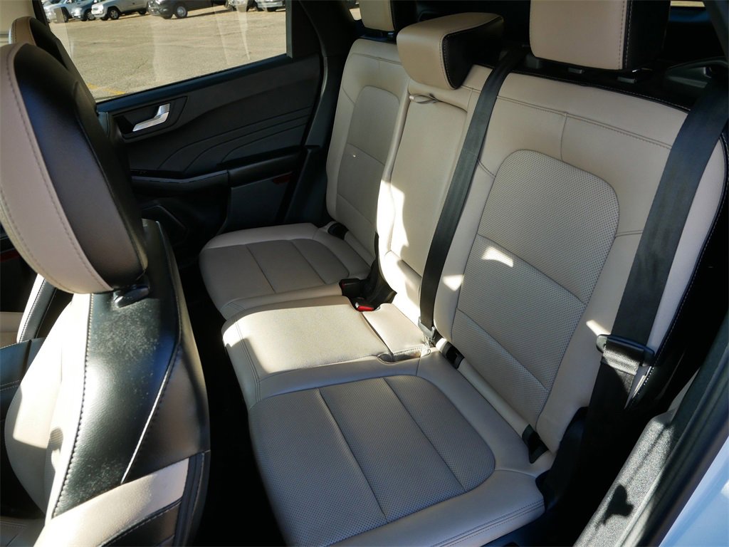 Certified 2022 Ford Escape Titanium image 12