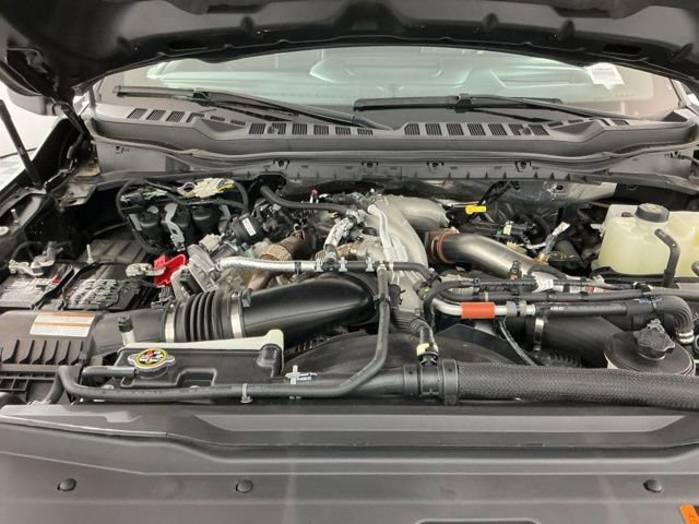 Certified 2024 Ford F450 Platinum w/ FX4 Off-Road Package AWD/4WD image 36