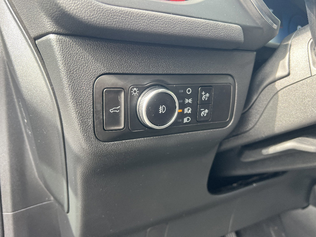 Certified 2025 Ford Escape Platinum AWD/4WD image 18