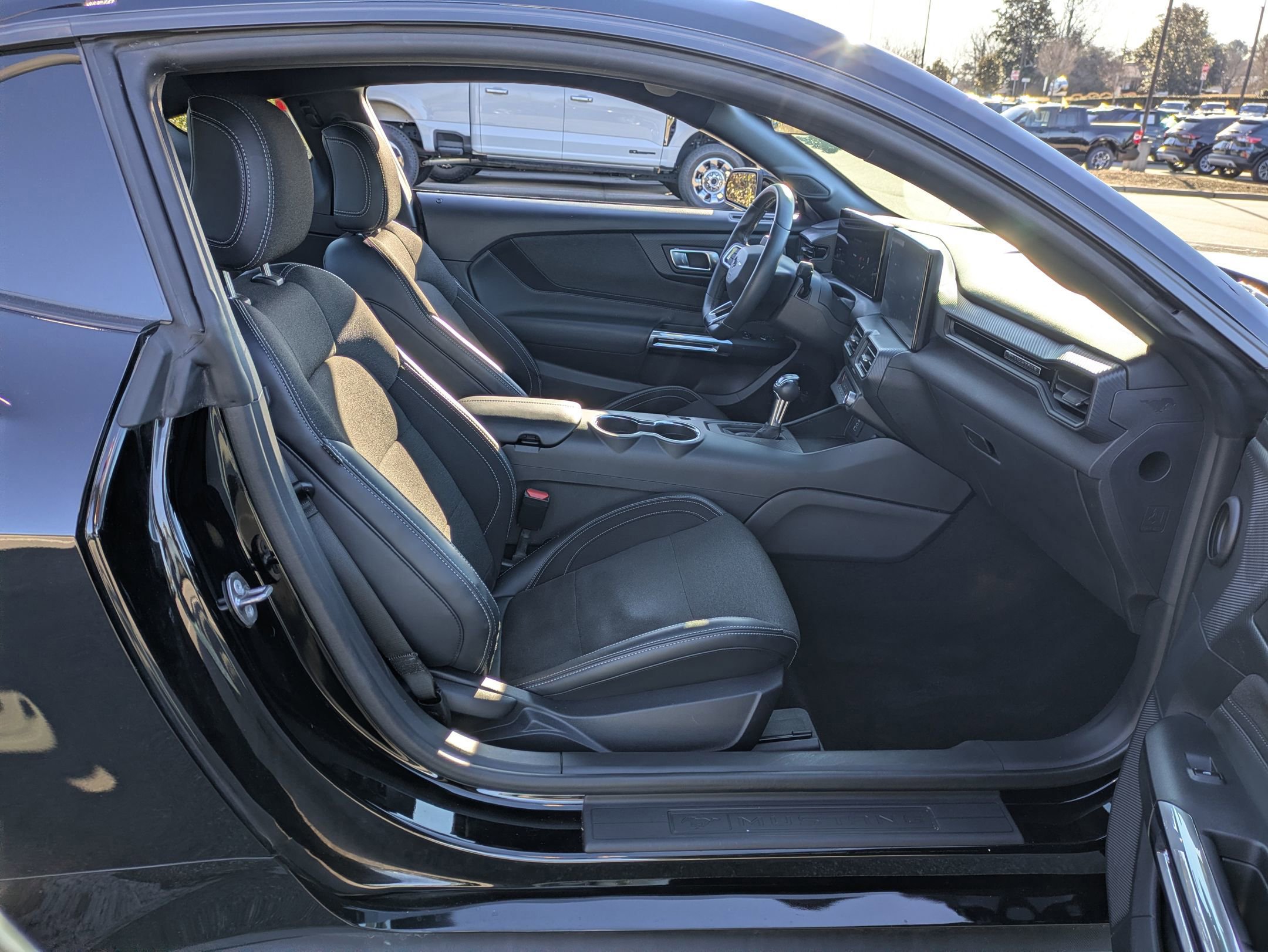 Certified 2024 Ford Mustang Coupe image 32